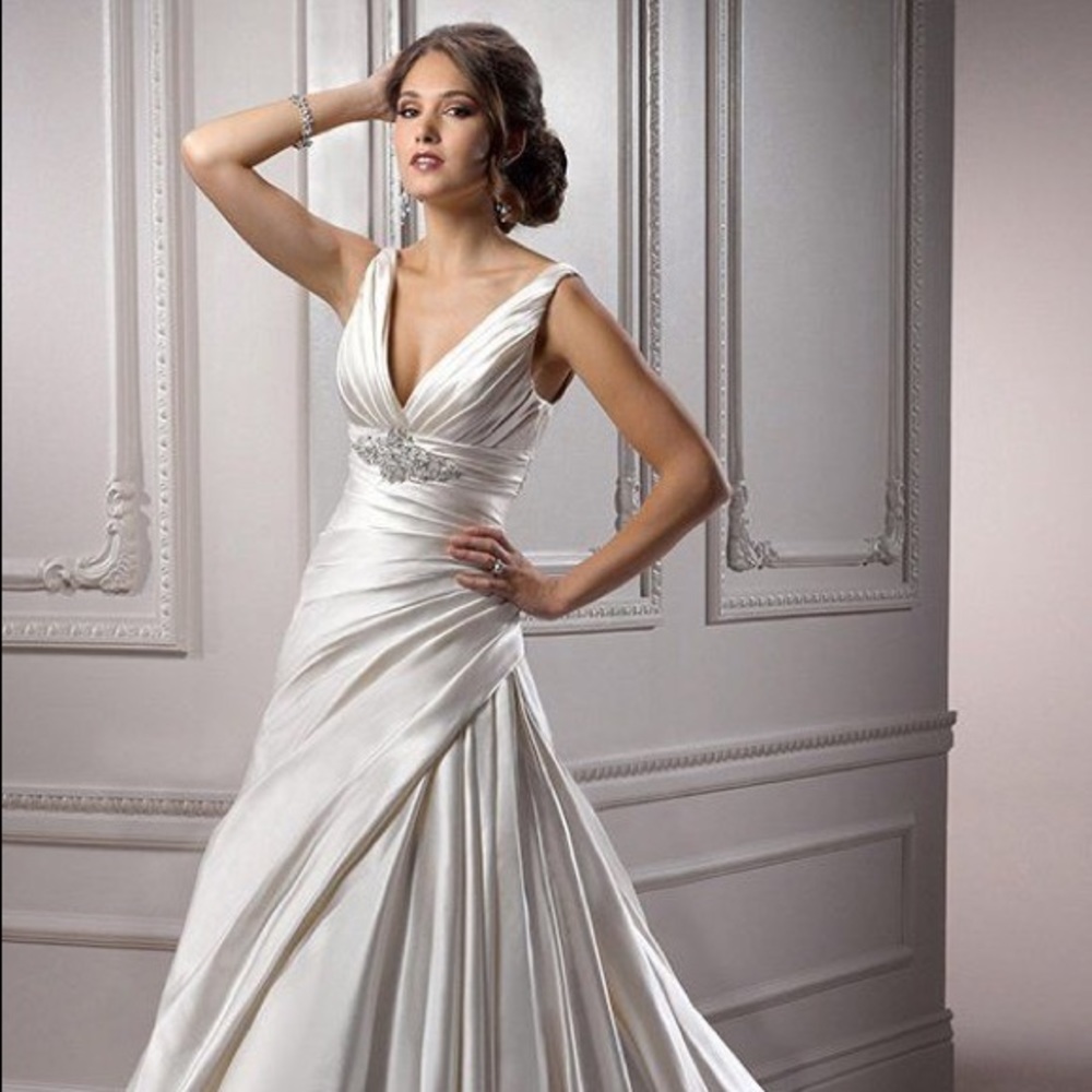 Beautiful never worn/altered Maggie Sottero dress